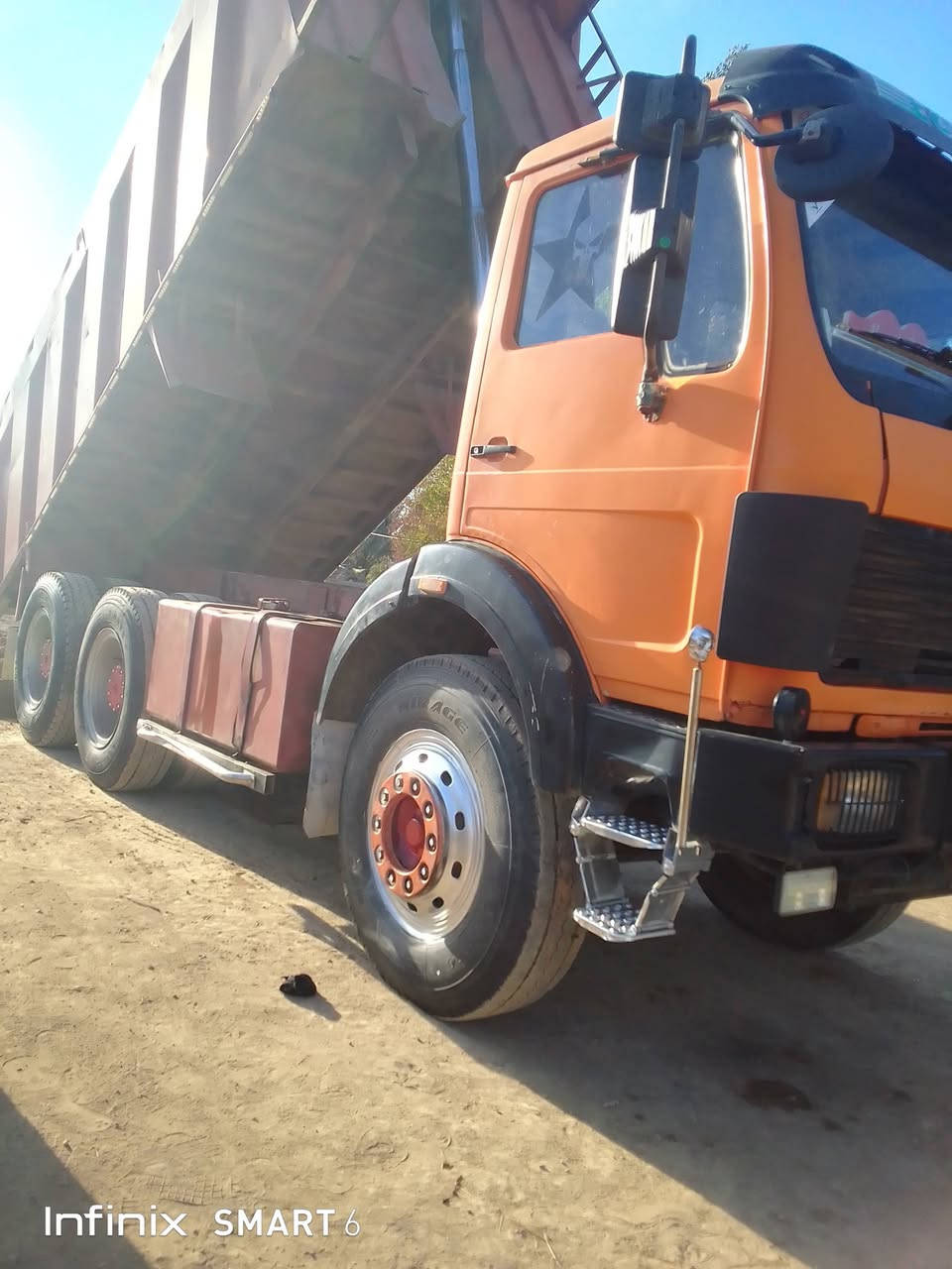 السلام عليكم البيع البي مديل82 رقم الهاتف ***********
