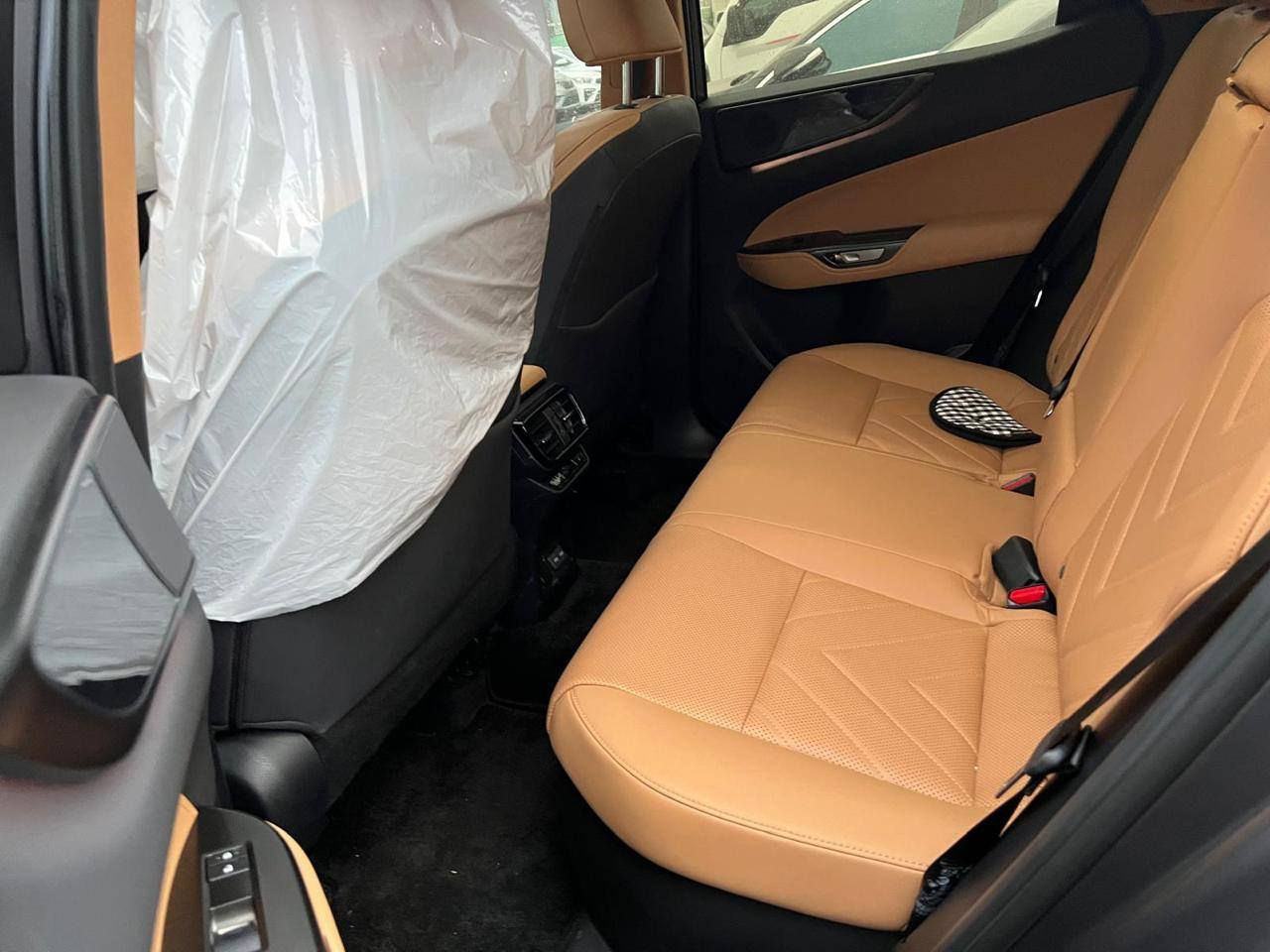 كزس موديل NX 2025 هايبرد فول مواصفات١/١
‏ ملاحظة السيارة وارد كوريا ياباني أصلي 
السيارة موجودة في ميناء أم قصر البصرة 
تدخل أما على كتاب الشهداء أو حرة
‏المواصفات فتحة سقف بصمة أبواب شاشة ودشبول ديجتال هندبرك بصمه رادار امامي رادار جانبي نقطة عمياء تحديد مسار كشنات جلد تبريد تدفئة كشنات خزن م ري 

🛑 السعر سوي تعليق يصل مباشرة 🤖 

ستيرن تدفئة والكثير من المواصفات ملاحظة أغراض السيارة مع السيارة موجودة السيارة ماشين 9000 فقط كيلومتر 

 الاتصال ***********
