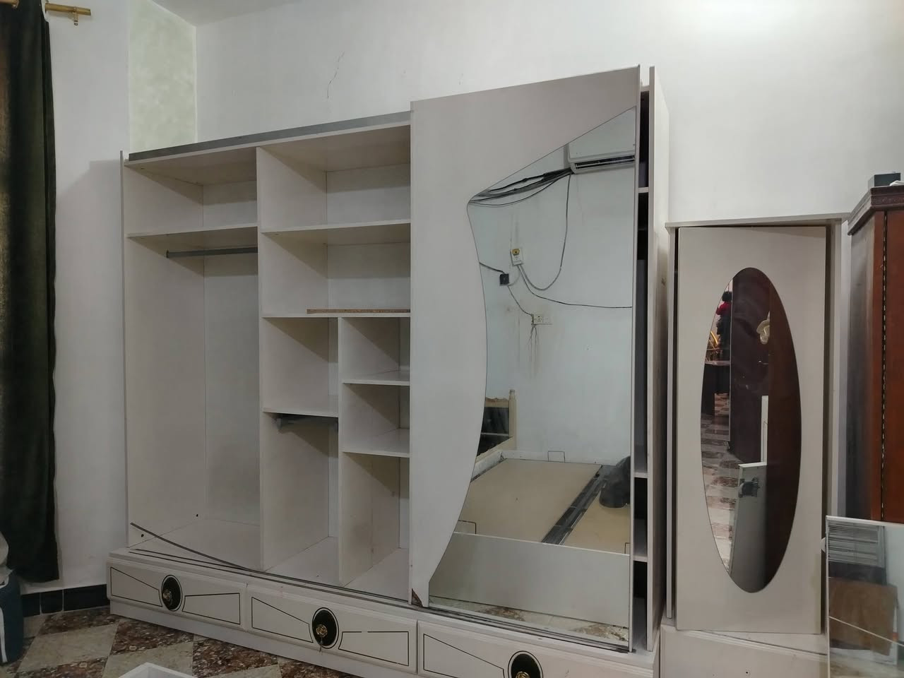 *ياالله  نجار فتح وشد و(صيانه) غرف نوم
تركي🇹🇷 عراقي 🇮🇶ماليزي 🇱🇷

وصيانه 🧰🛠

تبديل سكك كنتور  🔧  باب سلايت  ونرماد وغيرها
*********** اتصل او راسل واتساب او على صفحه ماسنجر نجيك للباب البيت
