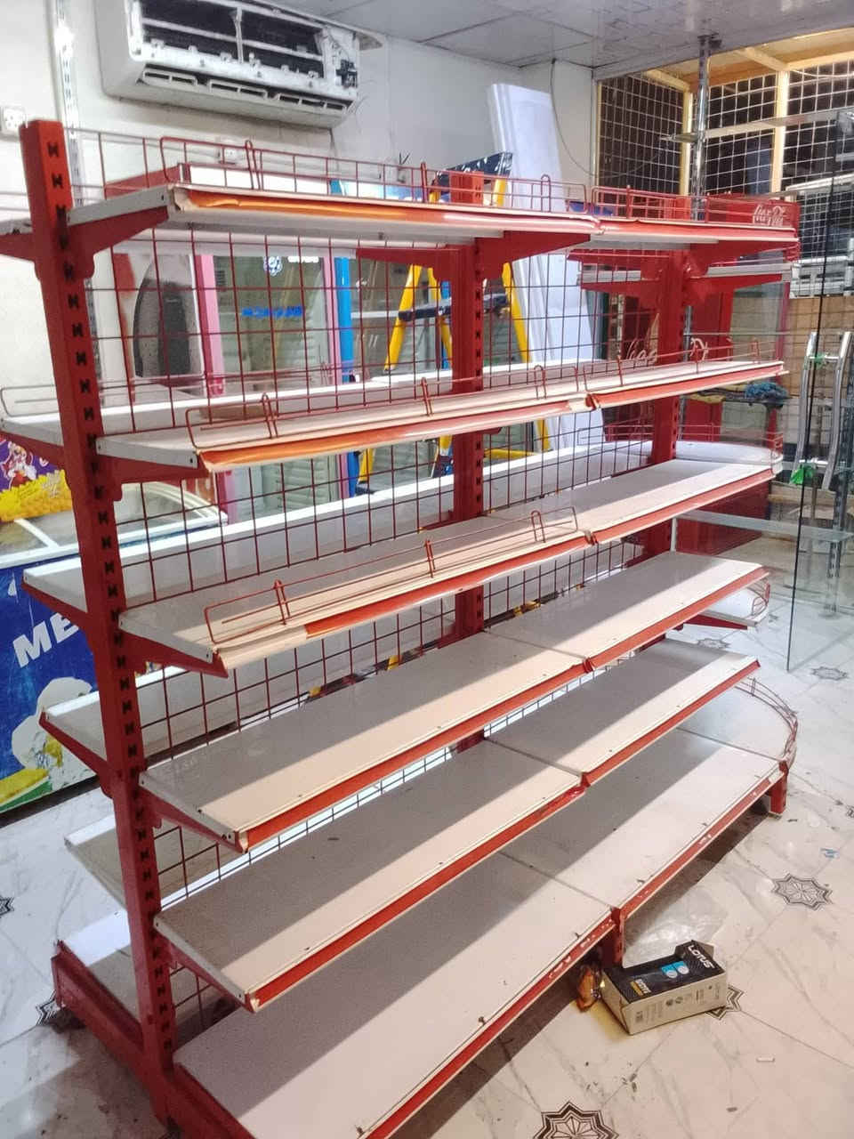 السلام عليكم لبيع  برادات + مجمدات +رفوف+ ميز+ سفينه ***********
