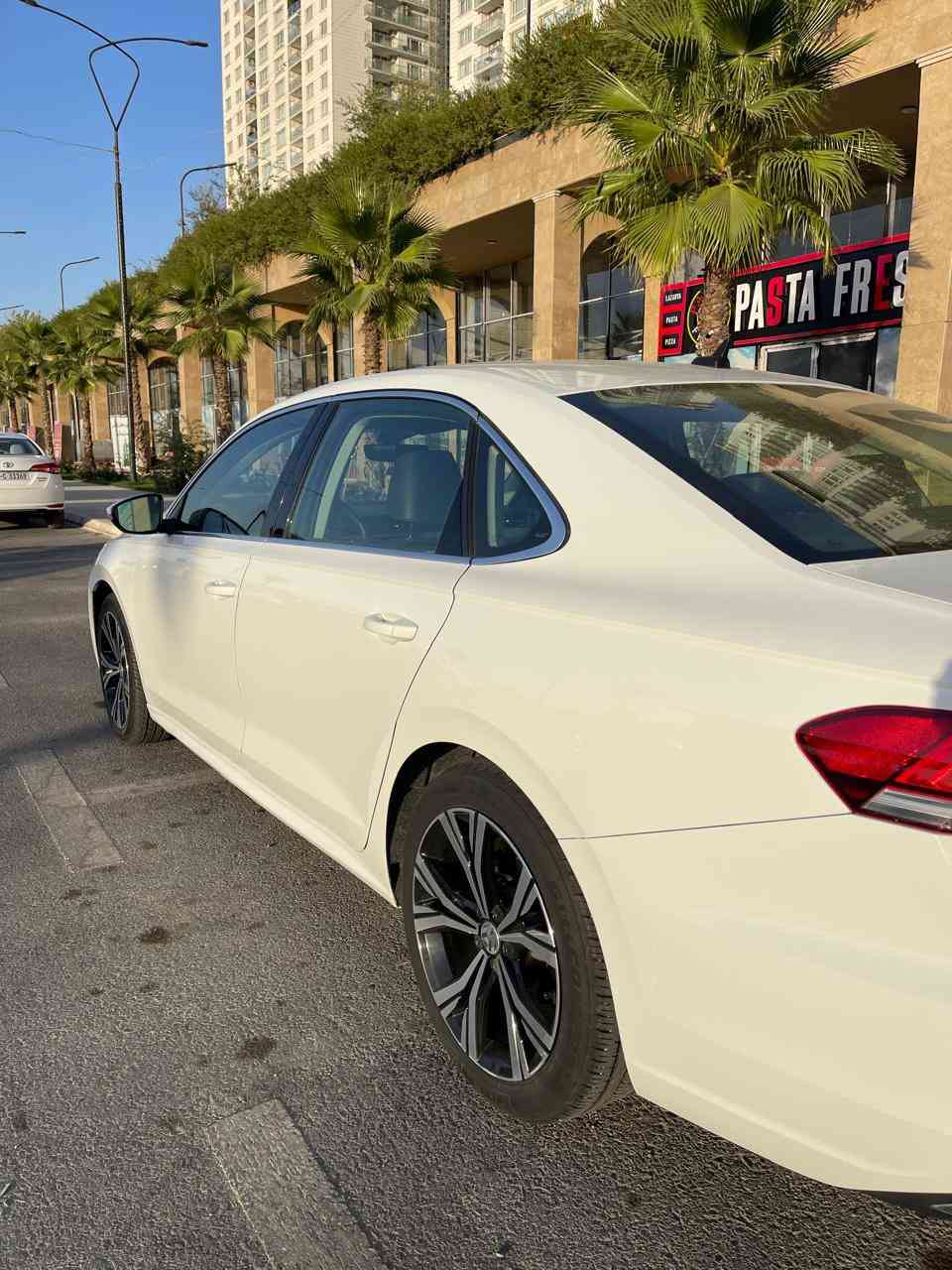 سلام عليكم باسات موديل 2021
مكينه 20 توربو ماشية 60 الف
مواصفات فول 1/1
كشن جلد
كشن كهربائي
كشن تدفئة
رادار امامي وخلفي
شاشه كبيرة
تحكم استيرن
مانع انزلاق
تثبيت سرعة
لايت زينون
سقف سلايت
ضرر
10 سم جامرلغ السائق الامامي تعديل بارد 
10 سم جامرلغ السائق الخلفي تعديل بارد 
تحويل الشرط
بطاقة بانزين سيارة باسمي
اخي سيارة مابيه اي مصرف مال بيت مال جناي الرقم ***********  السعر 185 وبيها مجال خابرني وتدلل .مكاني كركوك
