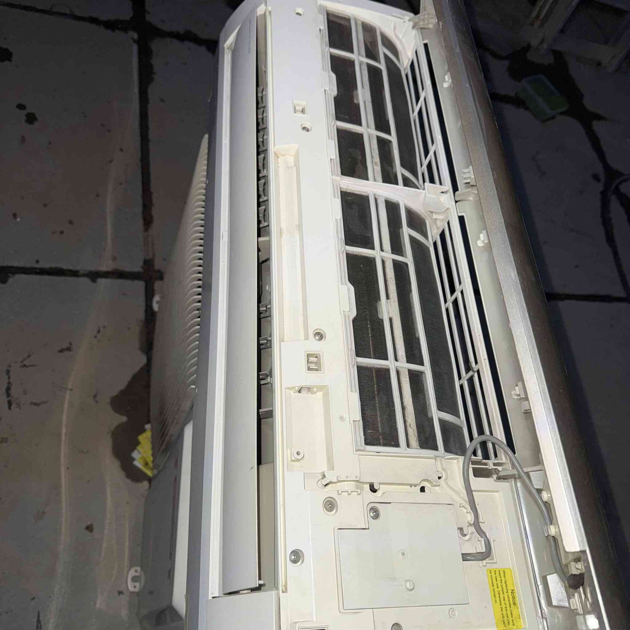 سبلت ١ طن توسوت نظافة ٩٠٪؜ مثل ماواضح بالصور كامل ملحقات بواري وايرات بليته وريمونت وفلاتر  شغال تدفئة تبريد 
السعر ٢٨٠ الف
العنوان بغداد الشعب حي البساتين
***********
متوفر واتساب
