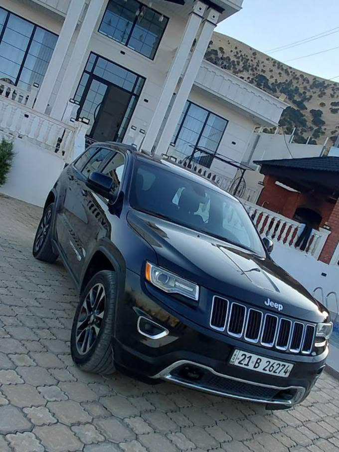 jeep laredo 2014 full 

.. گیڕ و مکینە كارەبای بەشەرت  .. مکینە  6 بستۆن   … سەیارەیەکی زۆرجوان و خاوێن و بێ مەسرەفە  زۆر  تازەية… یەک پەڵەی بۆیاخ لای درگای سەکنی هەیە  بی ناوەکرتن بی ئیرباگ ... 
  سەیارەكە فول فول موصفات 
 ٣ قولاپ...شاشە گەورە
ناو ڕەش ، بصمە، دركا بصمە پانۆراما ،سنوق شقت . كوشن گەرم    ،سوکان ڤۆلیۆم ، تەحدید سورعە  ،  شاشه ، كاميرة  ، كوشن كارةبا  ، ئاوينة ئيشارات ،لايت ليد ، لایت ئۆتۆ  ، eco، تەبرید مرکزی، بلاجیکتۆر،حاسي دواوة .   CD,USB,AUX‎
شوێن   ::::   عەربەت
سعری..١٨٥ گەڵا 
 ***********
*********** السليمانية, العراق
