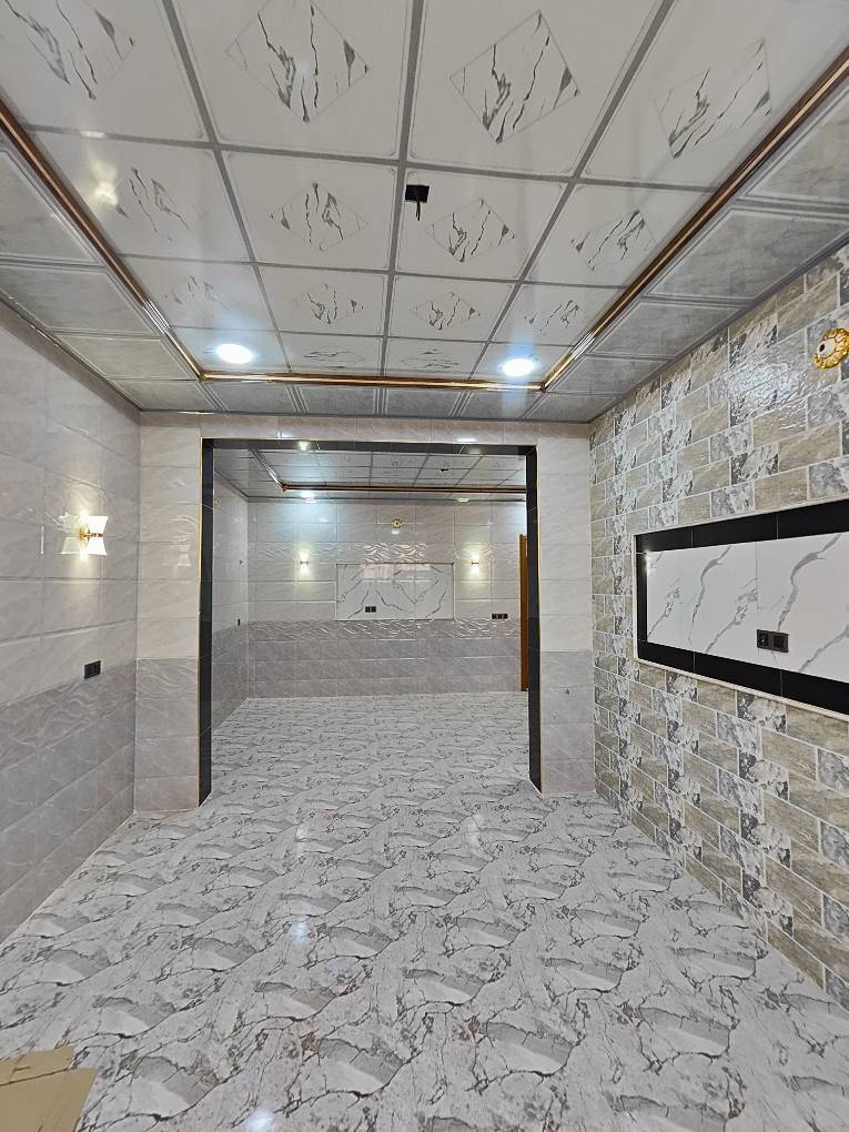 بيت للبيع في كربلاء  موقع شارع حله كربلاء حي  المصطفى 
المجمع على شارع الزوار مباشر.
مساحة 100متر طابق واحد طابو زراعي
 قرار محكمة سند 25 
كافة الخدمات تبليط مجاري ماء كهرباء 
للبناء طابوك جمهورية كونكريت 
مسلح صب مركزي الاستفسار 
اتصل واتساب *********** *********** *********** كربلاء, العراق
