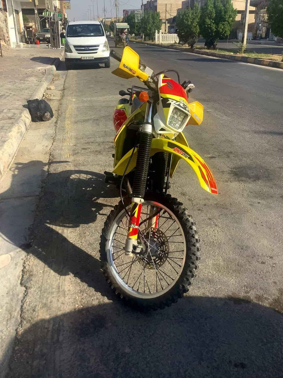 سلام عليكم قفاز ياباني مكفول ماطور احلا من صوربلحقيقه مكينه ٤٠٠ ماطور اصولي بلاسم يندار رقمه ميسان مكان دراجه كوت مركز مدينه خوان مامتواجد على فيس هذا رقمي ***********
