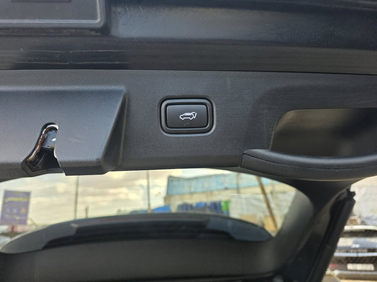 السلام عليكم توسان مديل. 2024
موجوده با المنطقه الحره تدخل بكتاب شهداء 

او كمرك للاستفسار 

***********
