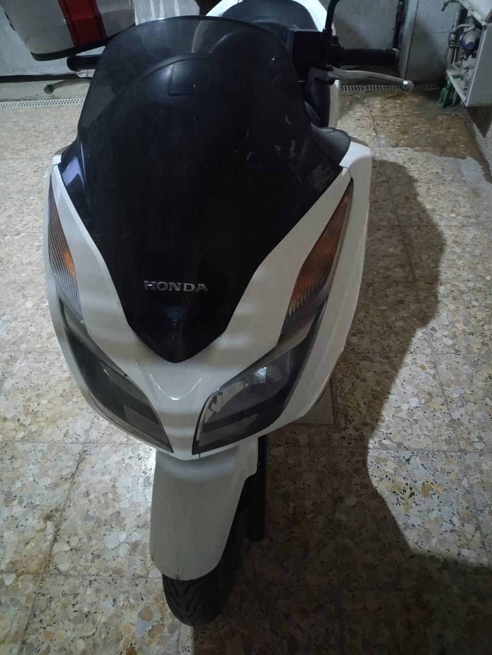 السلام عليكم دراجه هوندا فورزا 12 0
البيع أو مراوس سيبي فور 
دراجه نضيفه كلش بعد احله من صور
كله شغاله ماعيزه ألف 
تواصل ***********
