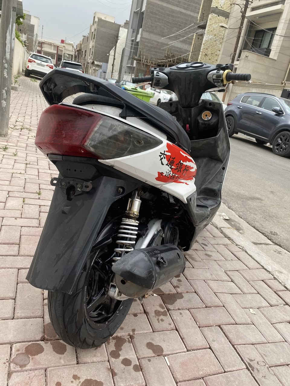 سلام عليكم
دراجه سكنس فحل كابريتر بلاديه  نواقصه كدام عينك فرس جاملغ امامي  وبيه كمل شغله رياضياه يدات بريك ان سي واي  وعضمه رياضياه ذهبية تطواله وفج ار بي ام الدراجه كلشي بيه شغاله من كهربايات وكلشي  
للبيع او مراوس  سعر خاص 
رقمي ***********
مكاني شارع حيفا
