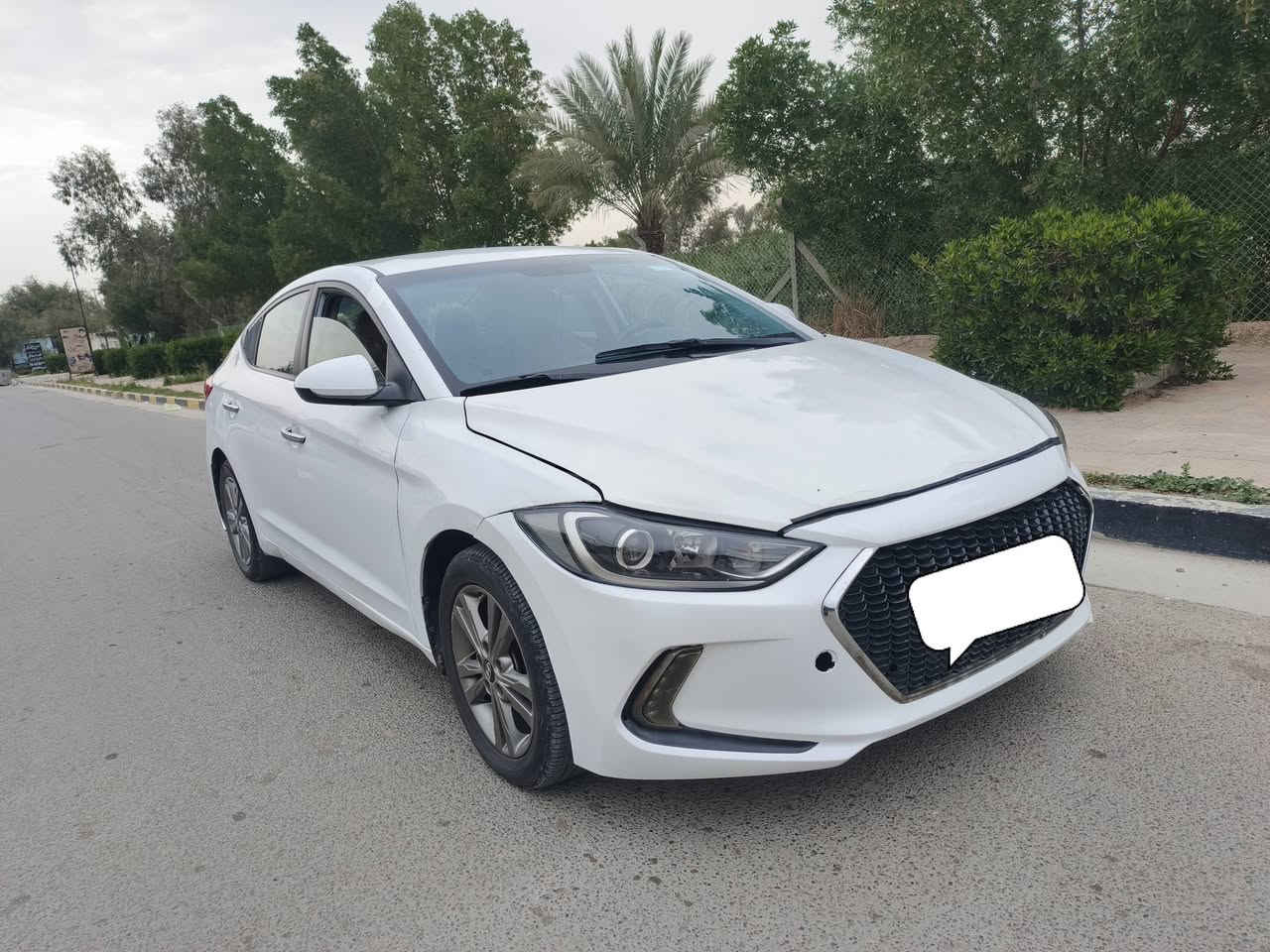 بسم الله 
‏النترا ٢٠١٧ 
باسمي و شرط التحويل 
‏امريكي / محرك دوش ما مفتوح  / كير ate ما مفتوح
‏ماشية ٩٤ وكسور 
‏مواصفات اعتيادية شاشة وكاميرا و كشنات مخمل وتحكم بالستيرن 
‏العناون الزعفرانية / الوليد 
السعر المطلوب ١١٠ وبيها مجال 
‏*********** واتساب واتصال
