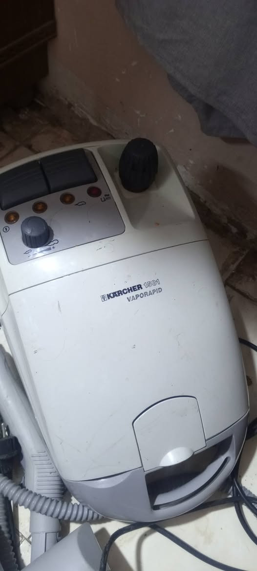 السلام عليكم منضفه دهون بخاريه صناعه المانيه مع كامل ملحقاته العنوان 5ميل ‏‪***********‬‏
