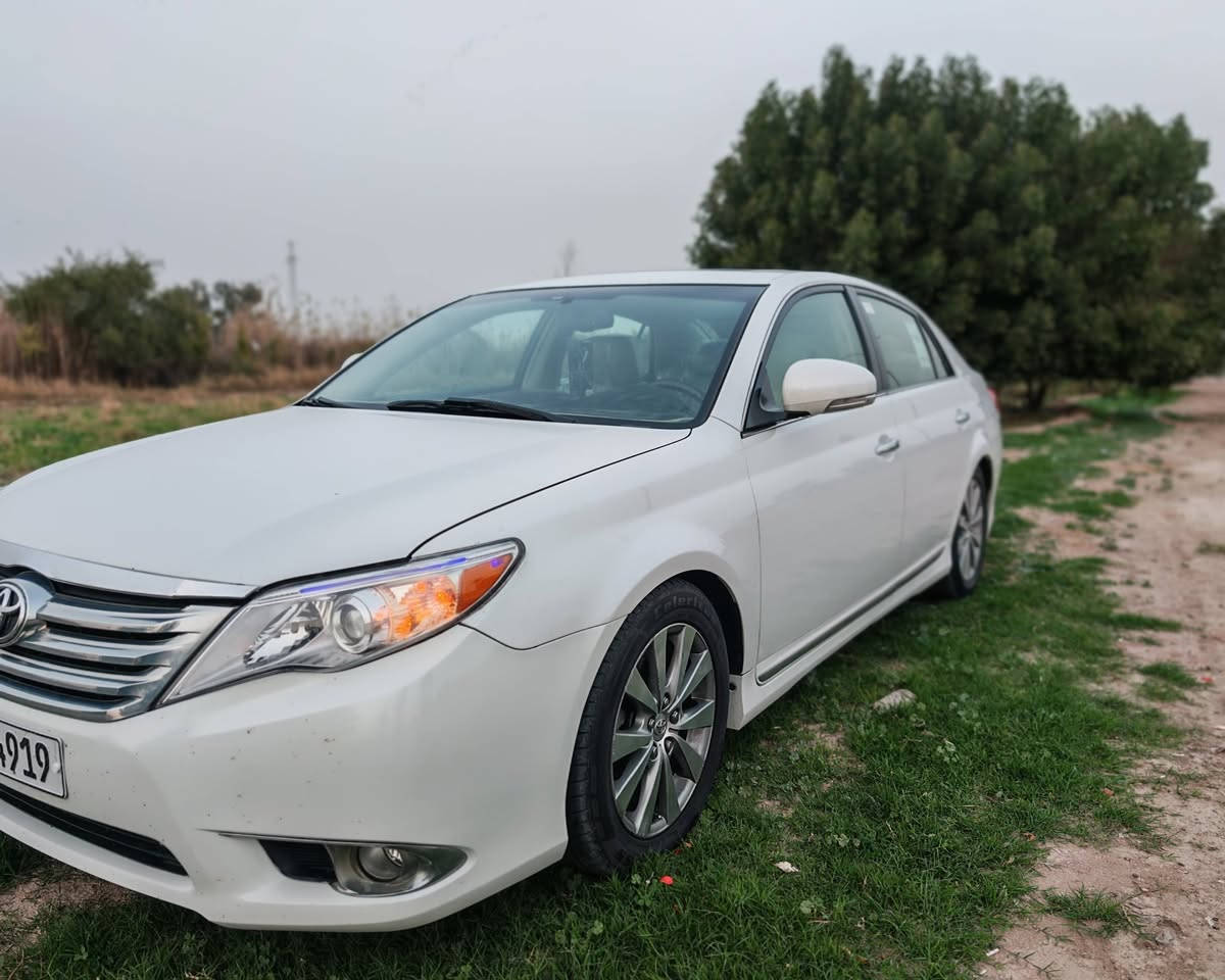 السلام عليكم ورحمة الله 
تيوتا افيلون للبيع موديل 2012
السيارة مكفوله كفاله عامه ماعدا 
اربع اصابع تكحيل كارت جاملق ايمن امامي 
السيارة فول مواصفات واحد على واحد ميحتاج اذكر مواصفات الافيلون معروفه السياه جديد بمعنى الكلمه گير محرك المحرك قبق اسود  مكفولات السيارة احلا من الصور 
المكان عامرية الفلوجه السيارة بأسمي التحويل ثاني يوم السعر
220 ورقه وبيها مجال 
***********
