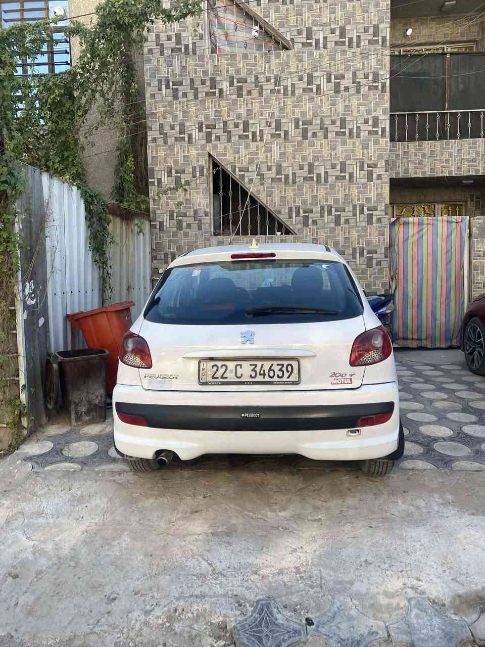 السلام عليكم عندي بيجو ٢٠١٢فرنسي السياره جاهزه من كلشي للبيع او مراوس ابيئم للاستفسار ***********
