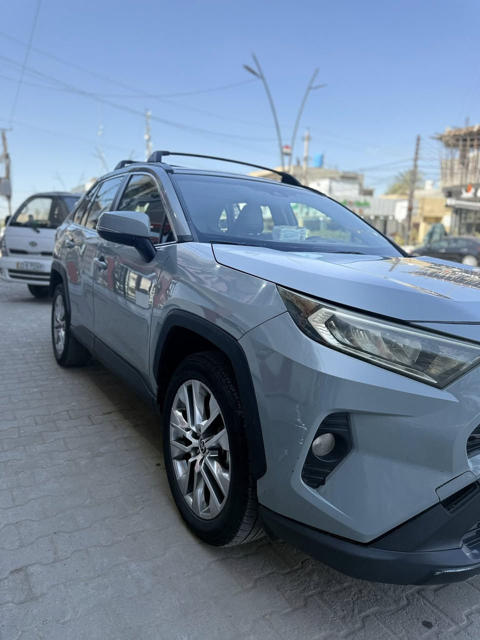 السلام عليكم السياره للبيع المكان بغداد المحموديه 
راف4 
الموديل 2021 
بانزين 
فول مواصفات 
وارد امريكي الحادث موظح بلصور 
السعر 205$
رقم التلفون ***********
@إشارة
