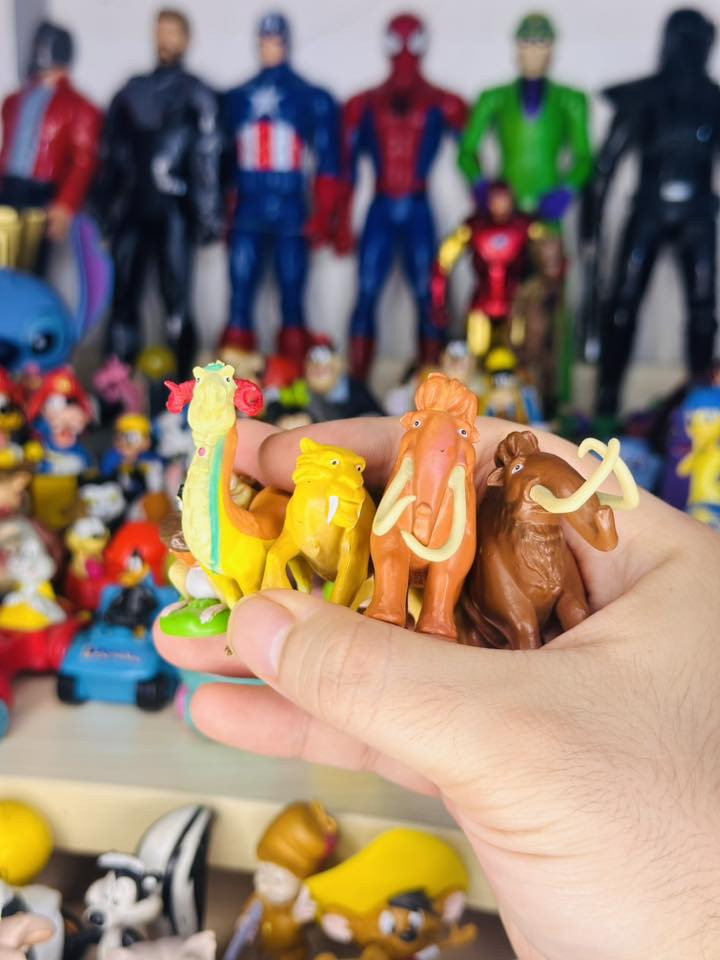 متوفرات قطع نوادر ومجموعات اي استفسار ***********
