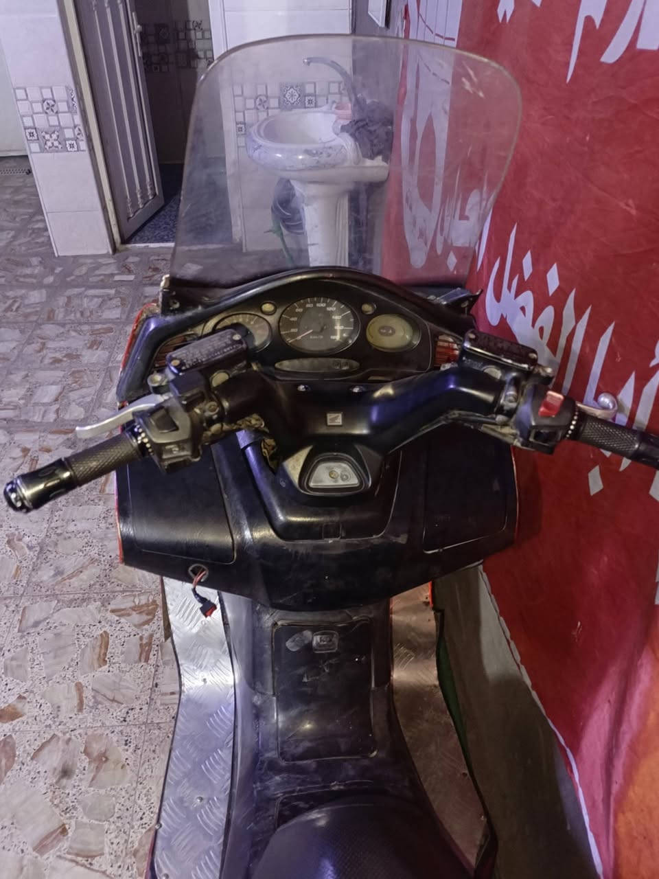 سلام عليكم سلفر ونج مكينة 400 ما بيها اي نقص يردلها تلحيضات و باتريها كاعد للبيع و المراوس بشي نظيف مكينتها لا نضوح لا تبخير لا تنقيص شلعة معدل ذا مو 160 رجعها الدراجة السعر 950 و بيها مجال بسيط مكان بغداد الحبيبية للتصال ***********
