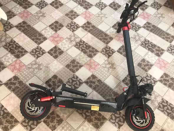 السرعه 70 KM  الفعليه

حجم الملف ٢٠٠٠ واط

5 انضمة قياده مع المشي 

كروز مثبت سرعه

المدى بالشحنه 35 KM

البطاريه ليثيوم  V 48

تحمل وزن 130   KG

الملف نحاس 100%

نضام بريكات دسك امامي خلفي 

نضام تعليق عالي الكفاءه 5 دبل هيدروليك مع الكشن

لايت عدسات زنون 

ايطارات جبليه 

قابل للطي سهل الاءستخدام

السعر 400 الف نهائي اني ماخذه اب 750,000

للأستفسار رقم التلفون ***********
