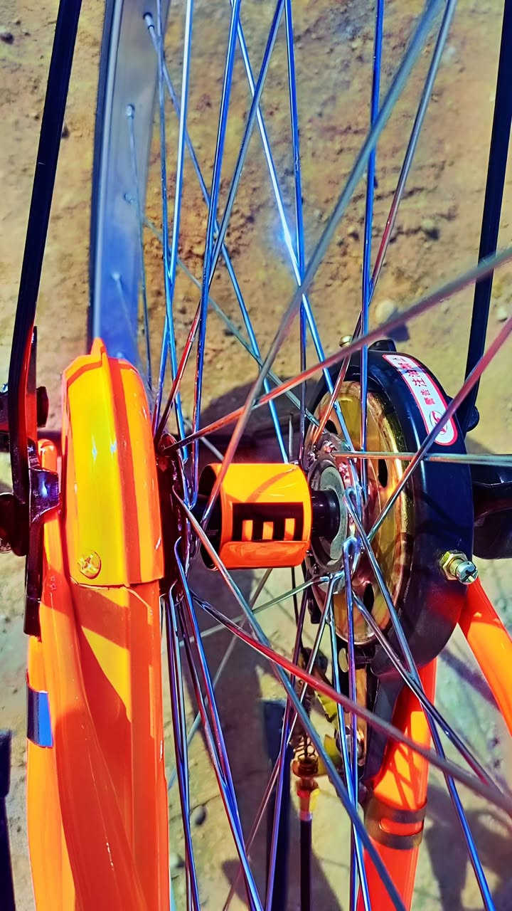 سـلام عـليـكم
بـاسكل لـلبيع نضيف كلش كلش 🎖
لونه برتقالي فاتح 🍊
شركه BDياباني 🇯🇵
كل غراضه موجوده جاملغ كدام موجود 
والله اني ماريد ابيعه بس محتاج افلوسه 🤑
السعر خاص 🧡
لو ادك عليه هاذه رقمي ||***********
