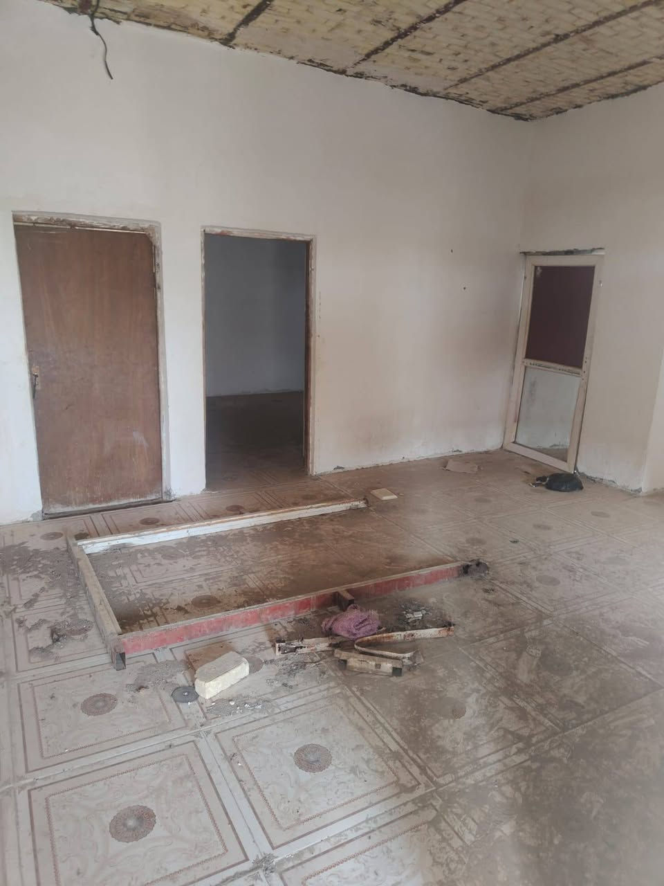 يا الله السلام عليكم بيت في ناحيه السديناويه شارع المستوصف زراعي البيت عوزه تكملهه مساحه البيت 200 م على شارع 20 متر السعر 35 ومجال بسيط الاستفسار الاتصال على الرقم
***********
