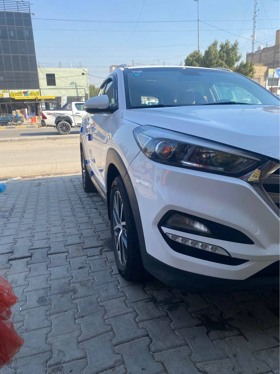 سلام عليكم  توسان للبيع مديل 2017
سيارة مكفولة جاهزة مالت جناي ماشية 88
مكينة مامفتوحة على الشرط رقم نجف
موصفات الشركة العامة
مري شفط
تحكم صوبين
تبريد خلفي
شاشة كامرة
كشاف امامي
حساس خلفي
سعر السيارة 168 وبيها مجال مكان السيارة نجف حي الوفاء
الاتصال على الرقم *********** النجف, العراق
