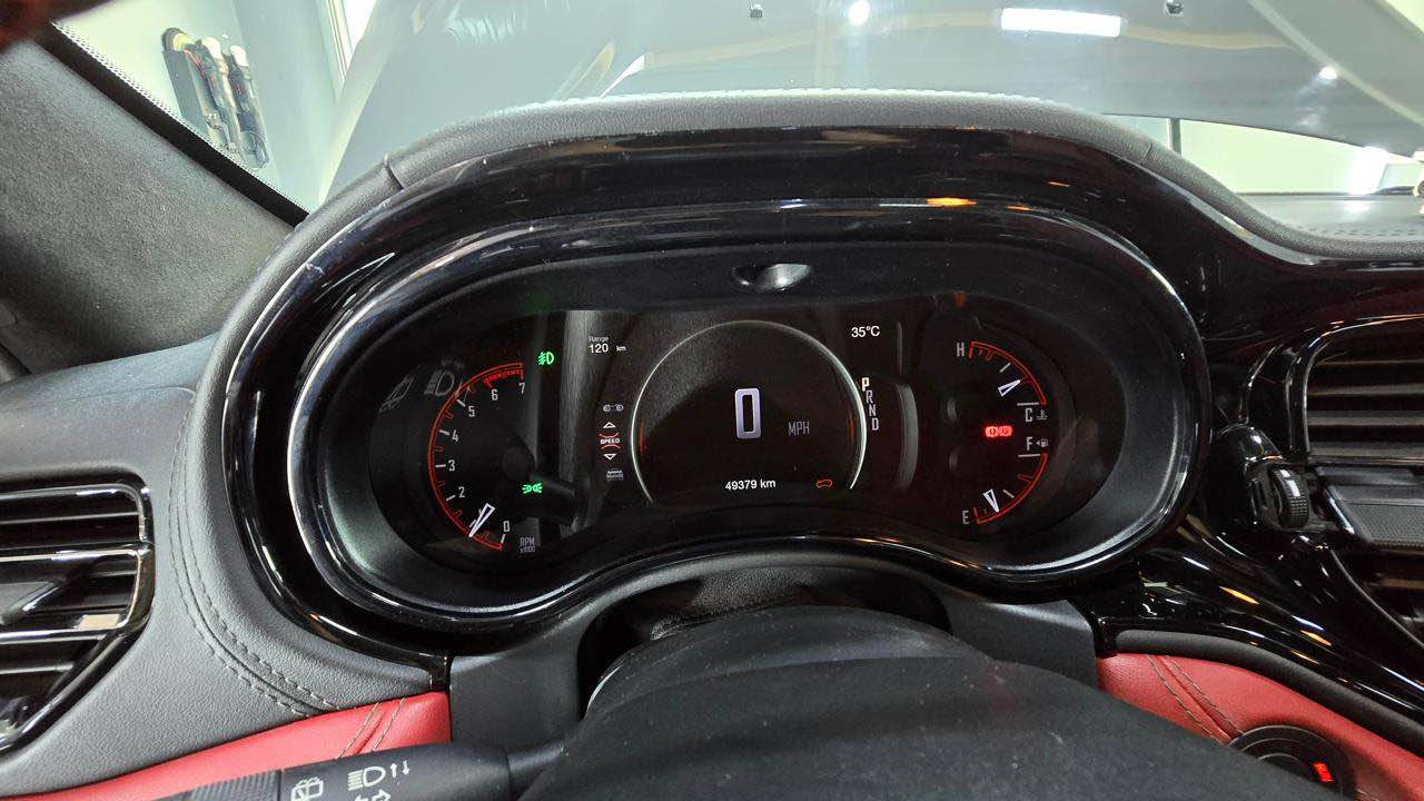 ‏Dodge Durango 2022 R/T  
‏      Full option
                                                         Price: $32.000-
- لون سمنتي
- ٥٧.٠٠٠ كم
- ٣ مقعد 
- داخل سور VIP 
- رادار  گه وره
- كاميراي دواوه
- راگري نشيوي
- حساس 
- كوشن سارد 
- كوشن گه‌رم
- كوشن جلد
- سلايد
- صقف شامو
-  بصمة
- دیاری کردنی خیرایی 
- اوتو ستوپ
- شاشه گه‌وره
- ئاوينه رادار 
- كليلي زيره ك 
- كونترولي پله ي گه رمي ئوتوماتيكي 
- ٨ په ره شوت
- لايت زينون 
- لايت ليد
- ئه پل كار پله ي
- بلاجكتور 
- شه غال 
- سندوق كاره باي
- فول لايتي ئوتوماتيكي
- كوشن ميموري خزن   
- حساس ٣٦٠
- ئيكو
- سپورت
                  
                                                    +9647507296932 زاخو, دهوك
