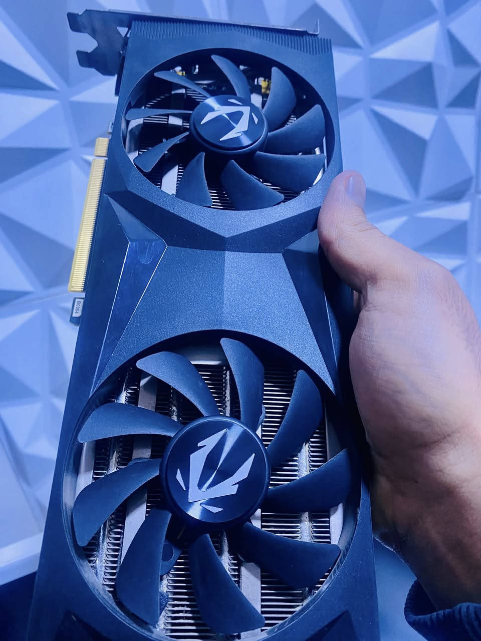 السلام عليكم
تجمعية العاب قويه بسعر مناسب تشغلك كل الالعاب وتفيد تصاميم وبثوث 

GPU RTX 2060 SUPER 2FAN ARGB 
نظافة الكارت 100% مثل ماتشوفون بالصوره نظيف 
CPU RYZRN 5 3600X 6CORES 12 THREADS 
MOTHERBOARD MSI B550M BAZOOKA
اربع سلوت رامات ومنفذين M.2 
RAM CORSAIR 8X2 16GB 3200HZ RGB 
STORAGE M.2 256GB 
HHD 2000GB ثنين تيرا 
POWER SYPPLY THRMAL TAKE 600W+80 RGB 
CAES COOLER MASTER 5 FAN ARGB BLACK 

شباب الكيس نظيف وكله براندت حلوه 
سعره الكيس بحده 600 الف فقط ✅
مكاني بغداد الدوره✅ 
يوجد توصيل ✅

شاشه ايسر 

Monitor ACER 
165 HZ 
24INCH 
1 MS 

سعره 150 الف فقط ✅


**إذا كنت صاحب هذا الإعلان وتريد حذفه لأي سبب، رجاءا أرسل رسالة إلى الدعم الفني**