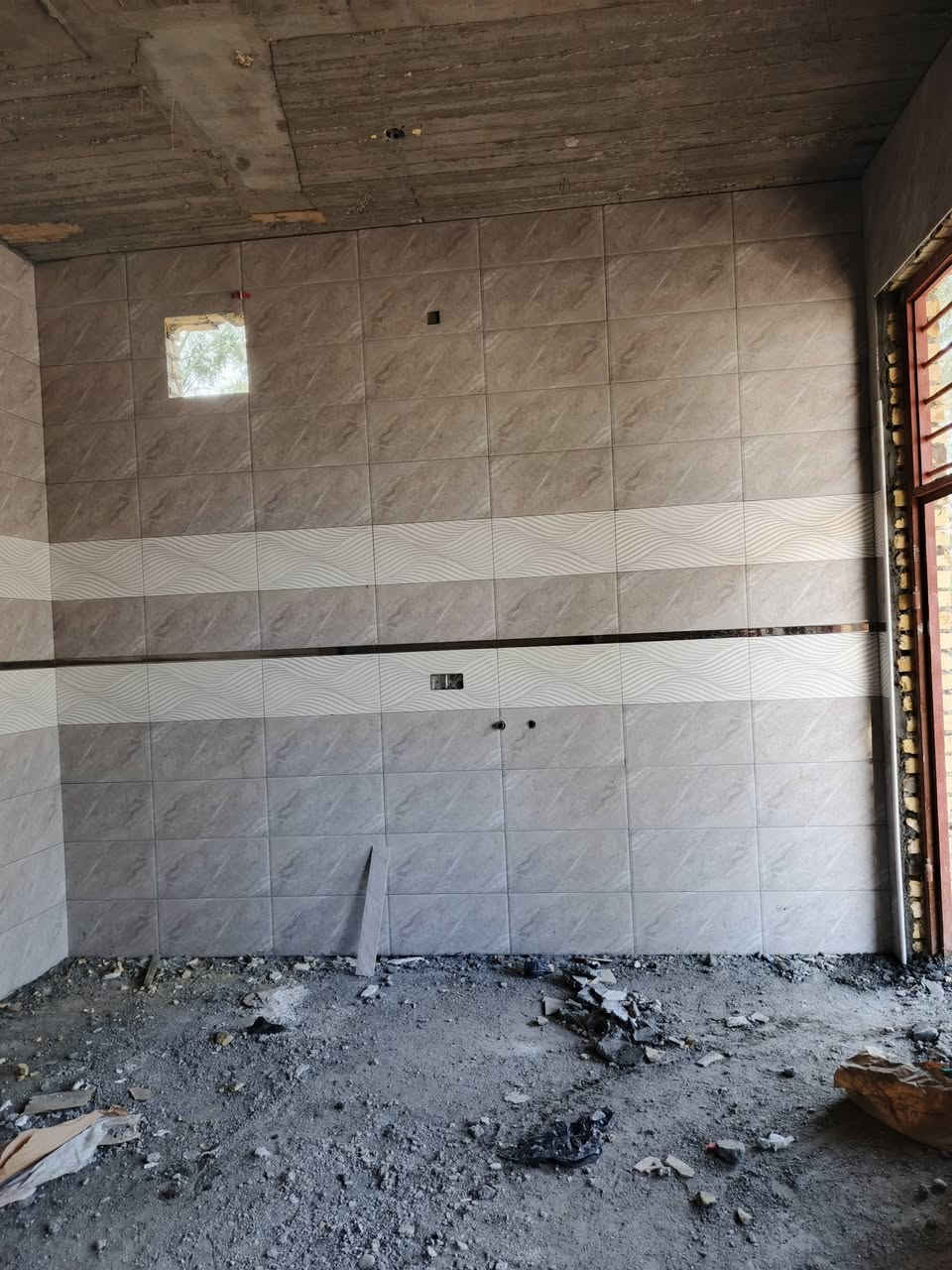 سلام عليكم خلفه سيراميك وبورسلين ومرمر جدران  وارضيه ودروجه متفرغ حاليا لاتصال ***********
