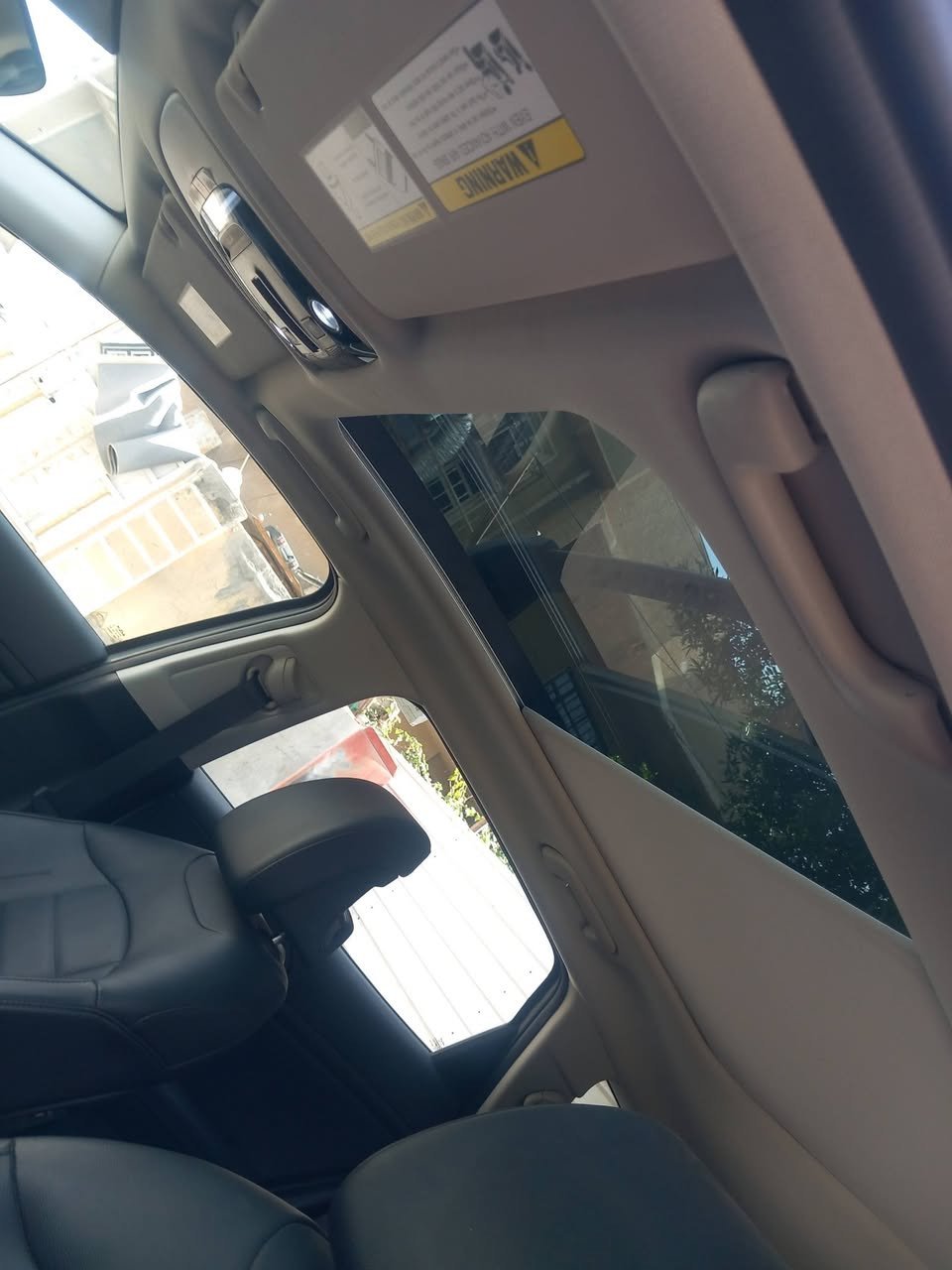 السلام عليكم كيا اسبورتج ٢٠٢٤فول وارد امريكي  رقم بغداد لون اسمنتي  ماشيه 10000 داخله ذوي الشهداء حادث ربع البنيد وغبق الجنطه امبدل السعر 210 اوبيهه مجال للاتصال ***********
