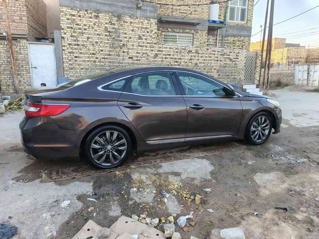 السلام عليكم ازيره ٢٠١٦ للبيع سياره مكلوبه ومصلحه يعني كوم حديد  بس تحويل يمي رقم بابل انكليزي  ريده ٩٠ بيه مجال  للا ستفسار ***********
