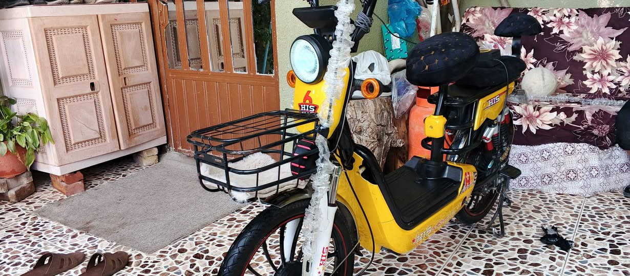 السلام عليكم خوان ماتور شحن للبيع نظيف عندك بس العشائر مبدله ابو جوال كشن اللي يقعدون عليه سائق مكسور والكفرات رقم الهاتف ***********
