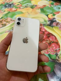 ايفون 11  ذاكرة 128  بطارية 93  نسخة اليابان مامفتوح مامبدل بي ايشي مك...