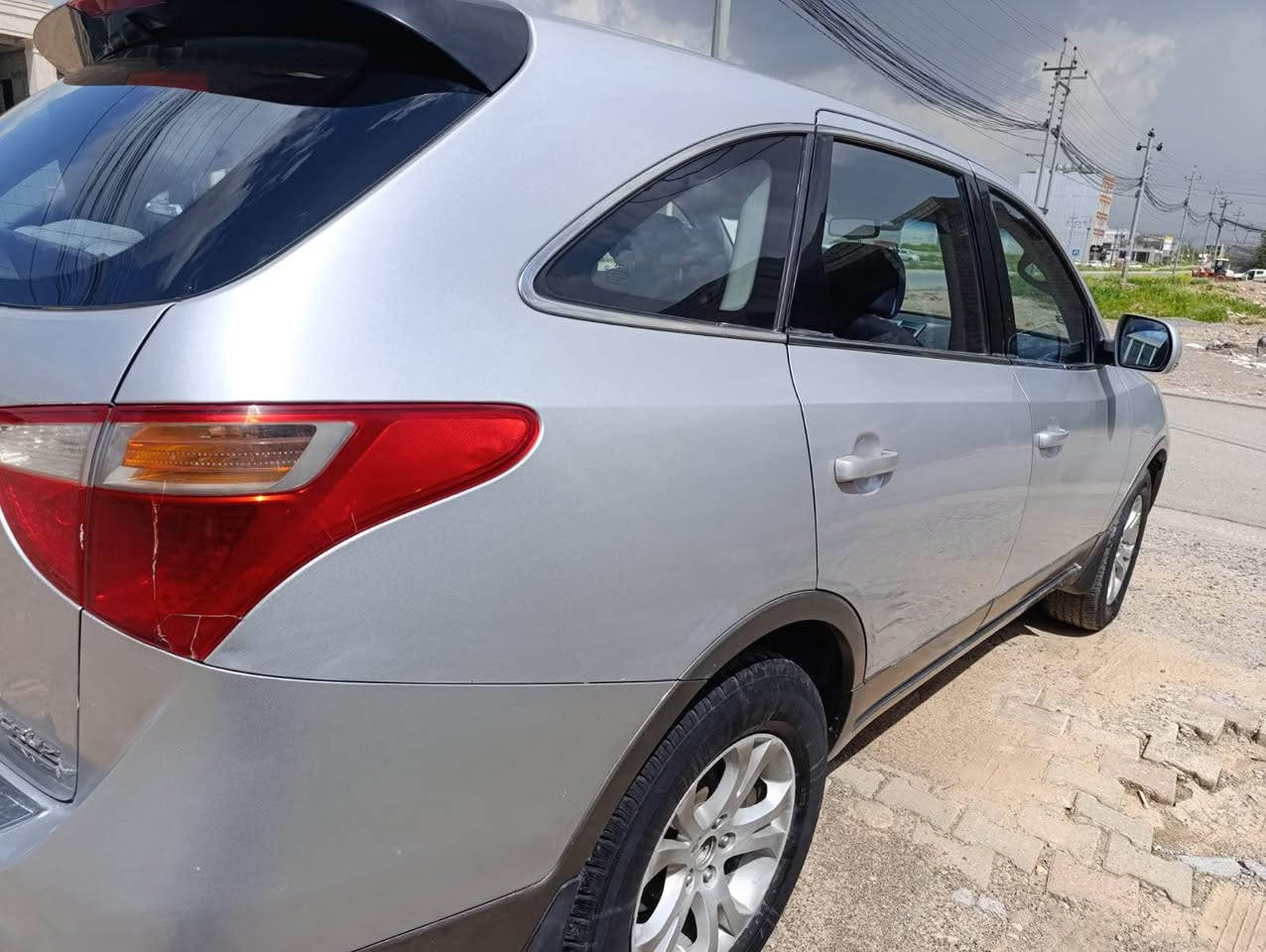 هيونداي فيراكروز ٢٠٠٨ حةوت نةفةرى V6 كير و مةكينة بةشةرتة سةنةوى ٢٠٢٣ خلاص بووة ته نها تكمةى سةر سةرى سايق و كةميك دةرگاى سايق بوياغة شتى بةركةوتووة باقى هيجي نيية بةناوى خومانة 
شوين هةولير 
سعر ١٠٠ كةميك مجال

هيونداي فيراكروز موديل ٢٠٠٨ سبع راكب ستة سلندر كير و محرك شرط سنوية منتهية بيها تكمة راس سائق و شوية من باب سايق واكع سيرامك بدون دواخل 
مكان اربيل 
سعر ١٠٠ بيها شوية مجال أربيل, العراق


**إذا كنت صاحب هذا الإعلان وتريد حذفه لأي سبب، رجاءا أرسل رسالة إلى الدعم الفني**