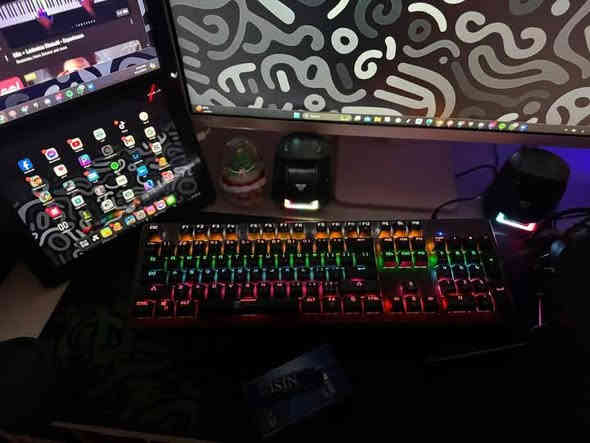 تجميعه pc 🖥️
‏I5 10400f

‏M.b h510

‏M.2 128

‏Ram 16 3200

‏Hdd 1tb 

‏Rx 580 

‏Psu 500w 

‏Case 4 fan rgb

‏Windows 11

كيبورد R8 ميكانكل

شاشه LG /27 

شاشه DEll /18

Ups 1500 

مايك خارجي  / REDRAGON

سبيكرات 

هيدفون 

ماوس 

حسابين لعبة gta5

محاكي الشاحنات الاوربية

السعر 750 الف

***********

وتساب / فيسبوك
مكاني بغداد حي البساتين مقابل شقق عبد العزيز
