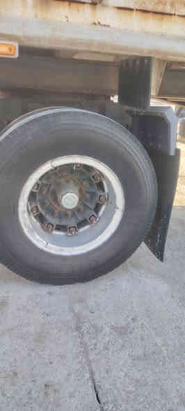 السلام عليكم مقطوره لبيع
طول 7 امتار ارتفاع 140  وي البوري 150  شغل بغداد دناكير 14 شاصي 14 تخم تاير ويل وبرماغ ألماني مقطوره خفيفه الوزن  استفسار اتصل *********** العنوان واسط قضاء النعمانيه
