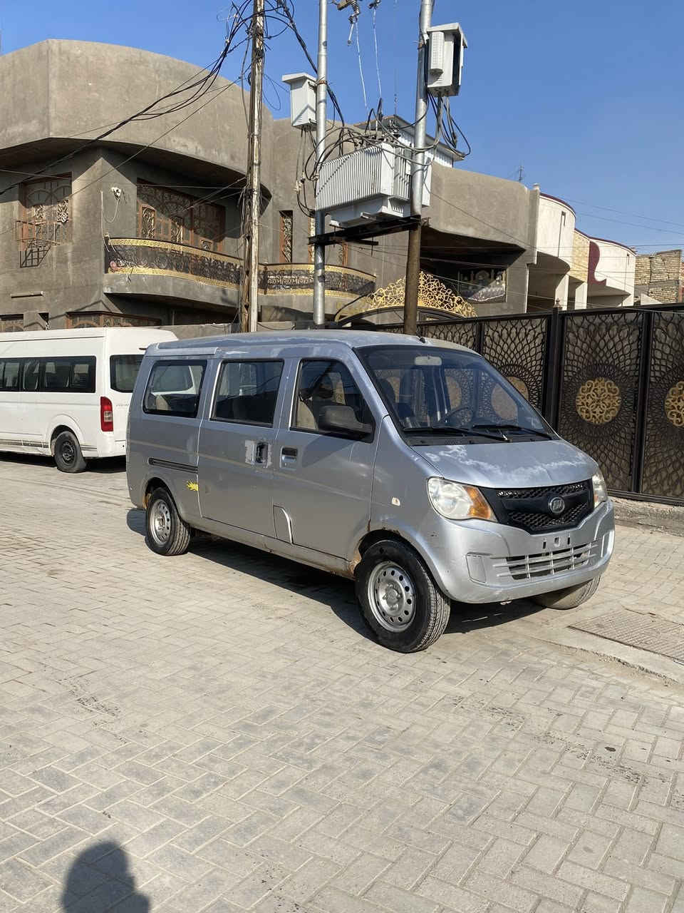 سلام عليكم سيارة ليفان 2014للبيع 
مكينة وكير كفالة عامة 
مكفولة من ضربة 
كشنات مدوشمة دوشمة جديدة نظيفة 
تبريد تدفئة شغال 
تخم تاير جديد 
السعر 35وبيهة مجال 
***********
المكان البلديات تقاطع المرور
