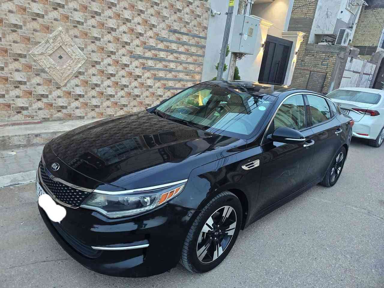 السلام عليكم اوبتما 2018 EX 
فول موصفات محرك. 2.4 4 سلندر
موصفات EX فول موصفات وارد امريكي ماشيه106 الف ميل ضربتها جمالغ راكب وباب راكب باب مصلح وجاملغ مبدل نفس الون
لون اسود  رقمها اربيل وكاله سعرها 127 و مجال بسيط 
مكاني نجف حي العداله 
***********
