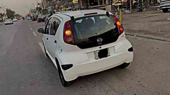 بي واي دي اف o 
٢٠١٣ موديل
صدر جيد
تبريد ممتاز
محرك مكفول
كير مكفول
تايرات جيدة
مكان السيارة/زيونه
ب٣٠ 
***********
