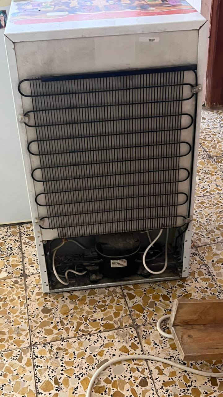 سلام عليكم عندي ثلاجه وبلازمه ثلاجه تجميد وبروده كامله والبلازمه نضيفه كلشي مابيه شي تشتغل عوزه بس ستلايت ومحتاج كلش واريد ابيعهن وسعرهن 130وبيهن مجال حك الجيه ورقمي ***********راسلوني وتساب
