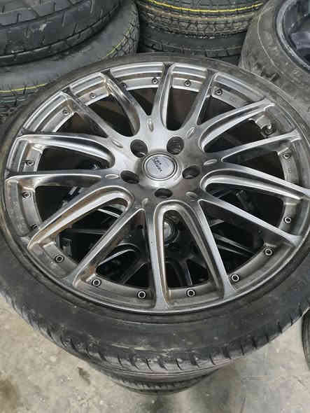 وياله حاويه للبيع فقط  جمله مفرد بدون مراوس مكان كوفه شارع المطار القديم ***********
