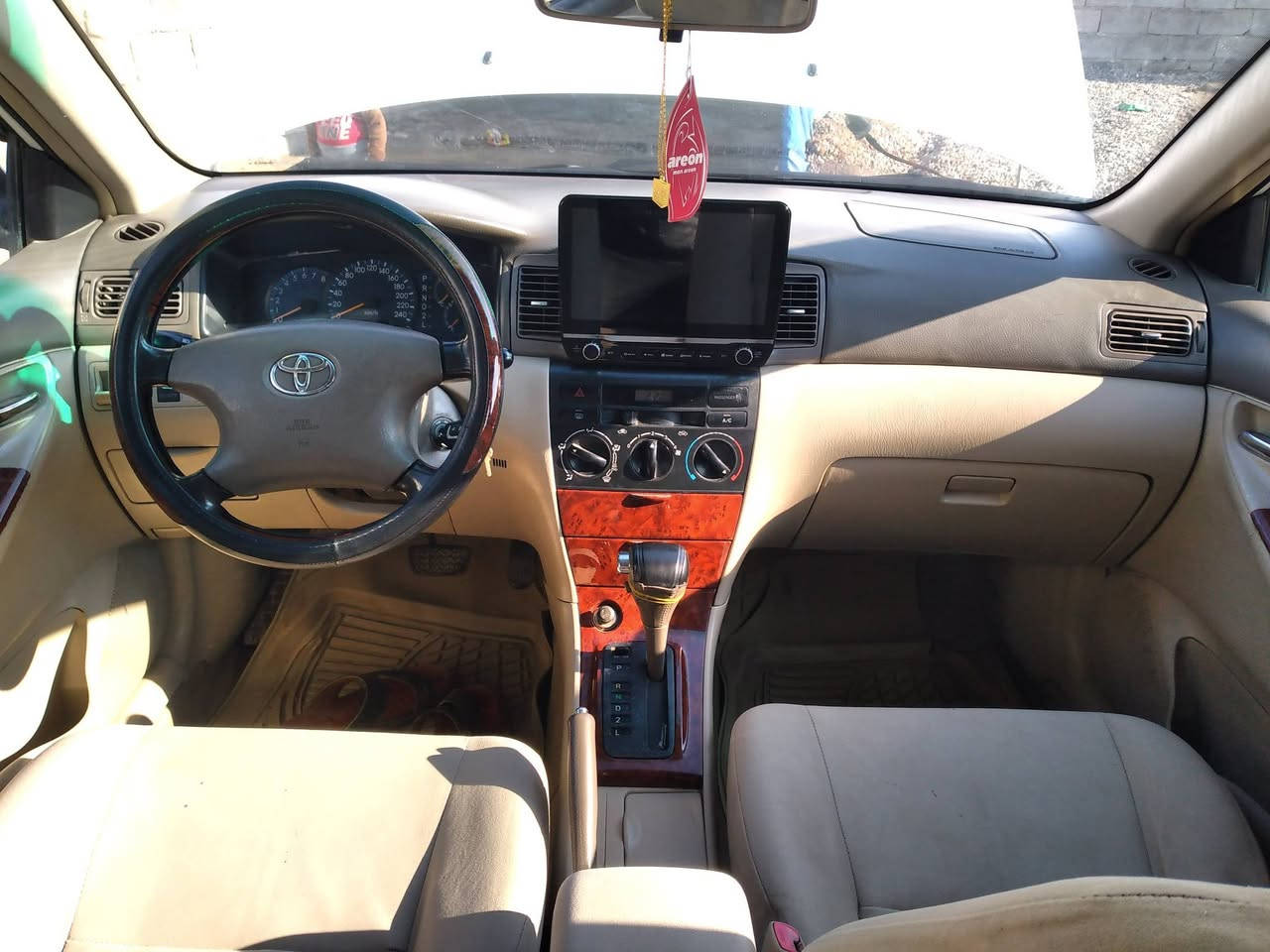 السلام عليكم كورلا بيكاتشو موديل 2007محرك18مكفولة من الضربة او الصبغ بية بارد شيء قليل السعر 108او بي مجال شيء قليل المكان كركوك مجمع السلام لاتصال على الرقم ***********
