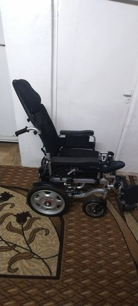 السلام عليكم 
عربانة شحن استخدام قليل شبه جديدة 
السعر 400 الف 
للاستفسار التواصل عالخاص 
او  الاتصال على الرقم 
*********** موصل, نينوى
