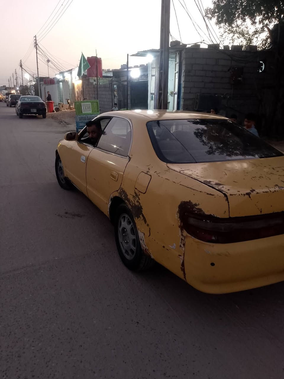 السلام عليكم سياره شيزر للبيع سياره اصل لون ابيض سياره كفاله عامه من ضربه والعيب الشرعي محرك كير جديد تبريد ثلج ويا السويج رقم بصره باسمي سياره جاهزه والسعر 22 ورقه وبيها مجال كلش قليل للشراي فقط وبيع مستعجل *********** وبكان السياره بصره خور الزبير
