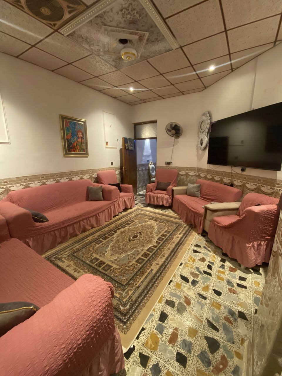 سلام عليكم الدار البيع مساحه 150متر الواجه 7.5ونزال 20في منطقة تصنيع أي ستفسارً على رقم الهاتف *********** غير متواجد على الفيس
