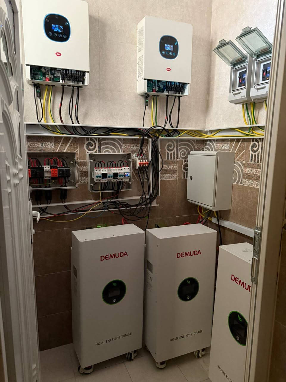 🔌☀️ مستعدون لنصب كافة أنواع أنظمة الطاقة الشمسية ☀️🔌
نقدّم لكم حلول طاقة شمسية متكاملة بأعلى جودة وكفاءة، تشمل:
✅ أنظمة الطاقة الشمسية المنزلية
✅ أنظمة تجارية وصناعية
✅ منظومات الأونگريد والأوفگريد والهجينة
✅ بطاريات خزن الطاقة
✅ إنفرترات أصلية مع ضمان
✅ تصميم، تجهيز، نصب وتشغيل كامل

🔧 نعمل بأحدث التقنيات
⚡ تقليل استهلاك الكهرباء وتكاليف الفواتير
📍 تنفيذ سريع ودقيق
🛡️ التزام كامل بمعايير السلامة والجودة

📞 للاستفسار والتواصل:
📱 *********** 
(اتصال & واتساب)
*********** 
الطاقة الشمسية… استثمار اليوم لأمان الغد 🌱☀️
