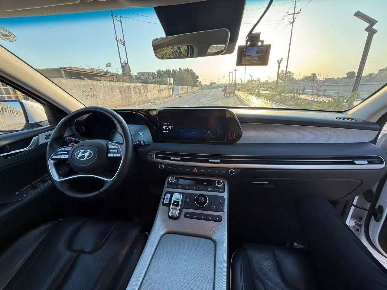 السلام عليكم
هيونداي بليسايد 2023 
أبيض
وارد كوري
مكفول
فول مواصفات عدا الفتحة 
أربع كامرات 
رادارات 
نقاط عمياء 
تحديد مسار 
قيادة شبه ذاتية 
تشغيل عن بعد 
تقديم وترجيع عن بعد 
دوسات بلادية
بالإضافة إلى بعض المواصفات المعروفة 
السعر : 33000 دولار قابل للتفاوض 

للاستفسار الاتصال على 
***********
