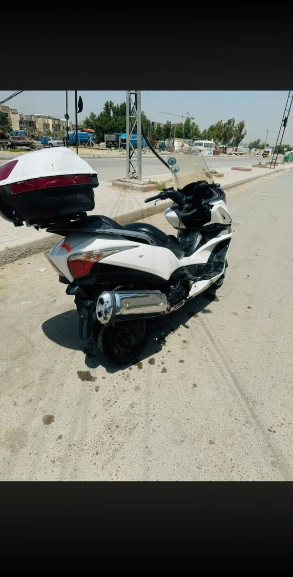 السلام عليكم سلفر ونج جيتي 400 دراجه بس بجمها مكسور ولقطعه موجوده مال البجم يتصلح مكينه كفاله عامه جيب وياك فيتر وتعال بس كشرها تعبان الدراجه سعرها مليون و550 وبيها مجال للشراي ***********
