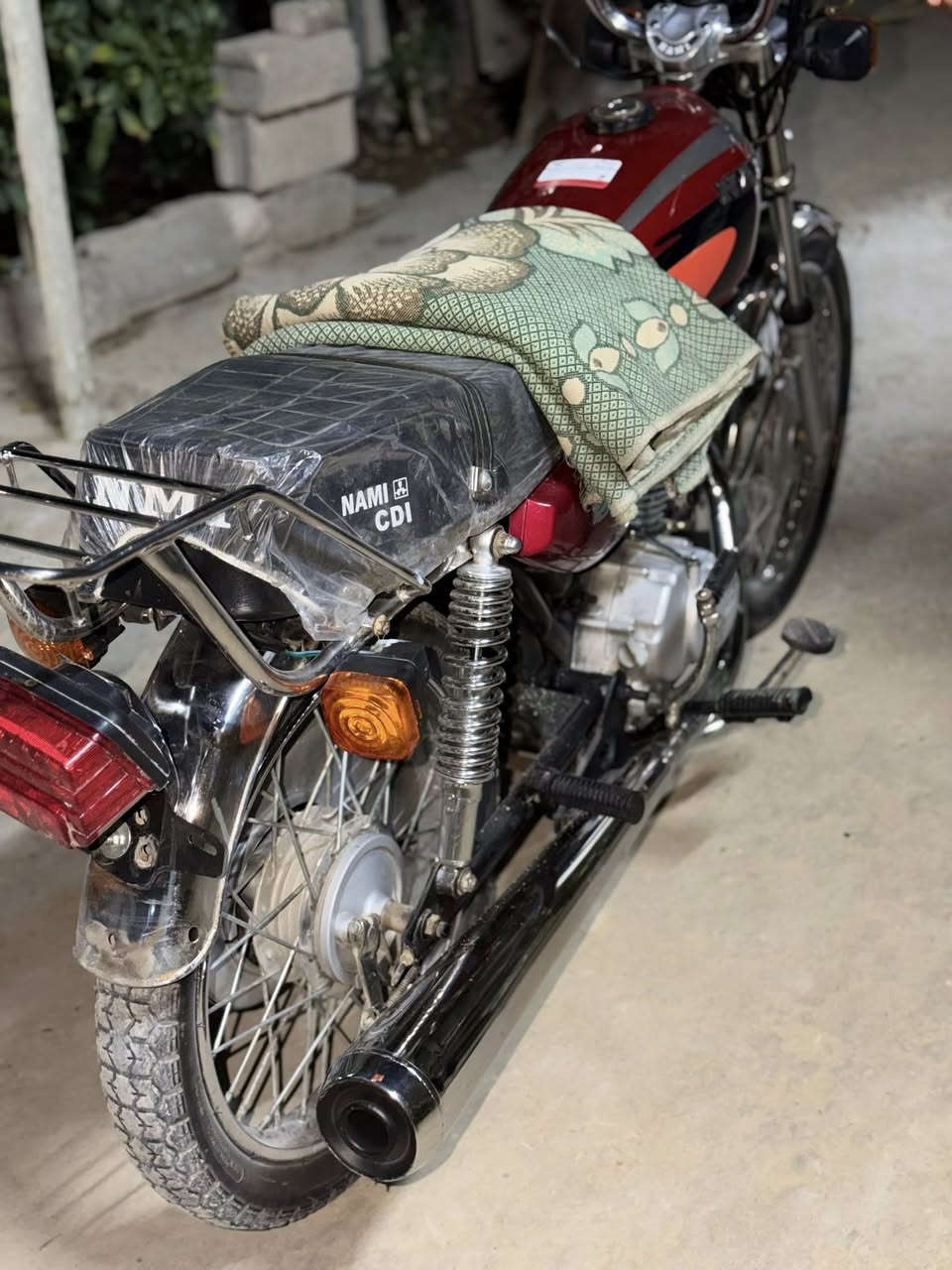 السلام عليكم. اربعه كير للبيع مديل 15شلامجه أوراق أصوليه. الدراجه تعمير جديد. حلو او نضيفه ماناقصه برغي.  العنوان كربلاء قنطرت السلام. لاستفسار عله الرقم ***********
