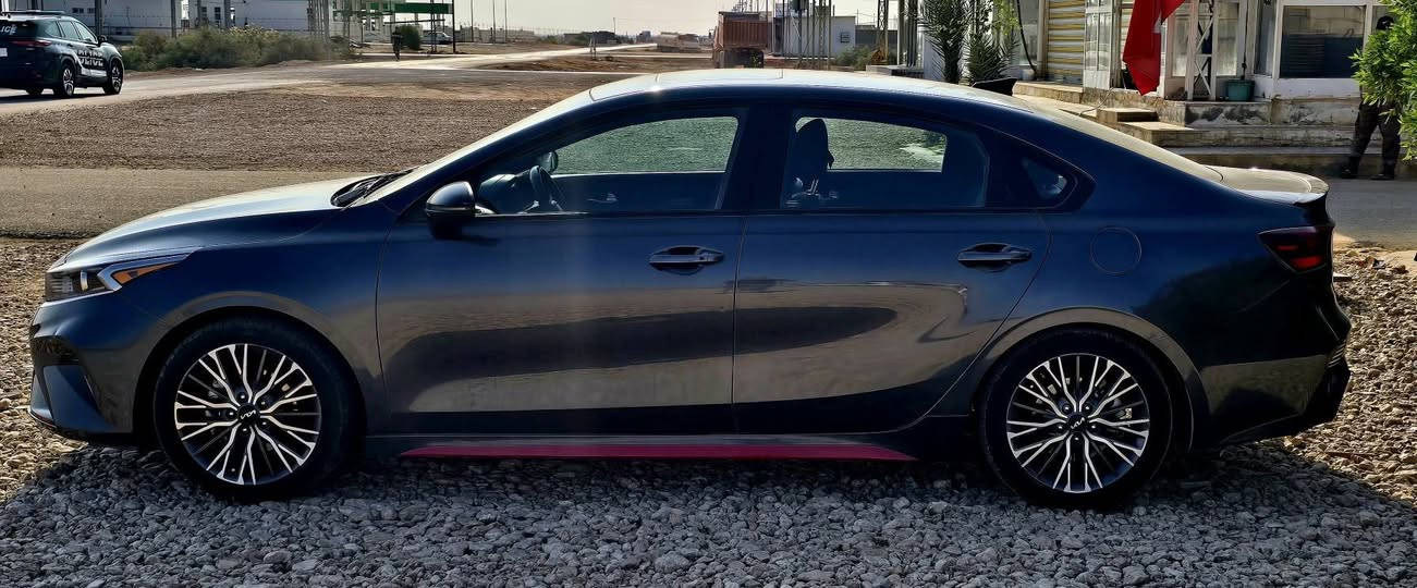 كيا فورتي 2023 لون فيلي GT-LINE ماشية 41 الف ميل
رقم أربيل بأسمي تحويل مباشر 

وارد امريكي – محرك الفين دوش – بصمه – فتحه - شاشه – كاميرا - كشنات جلد و مخمل - تحكم سرعه  - فول تحكم ستيرن - شاحن وايرلس - ويل 17 رياضي - هاندبريك كهرباء - اضويه اماميه و خلفيه LED - نظام عرض الكاميرا - تشغيل عن بعد – بروجكتر LED - حساس تجاوز - تحديد مسار - رادار امامي / خلفي / جانبي – تحذير الخروج عن المسار - نقاط عمياء - أوتو هولد - دخول ذكي - وضعيات قيادة ( سبورت / نورمال / سمارت )  سستم صوت هارمن كاردن

أيرباك البردة عكس السايق طاك ( باقي الأيرباكات سليمة )

المحرك + الكير + الصدر مكفولات كفالة تامة
السيارة جديدة مابيهه أي نقص 

الحادث: الجاملغ الامامي والباب الامامي عكس السائق مبدلات قطع أصلية نفس اللون

مكاني بغداد البياع 
*********** بغداد, العراق
