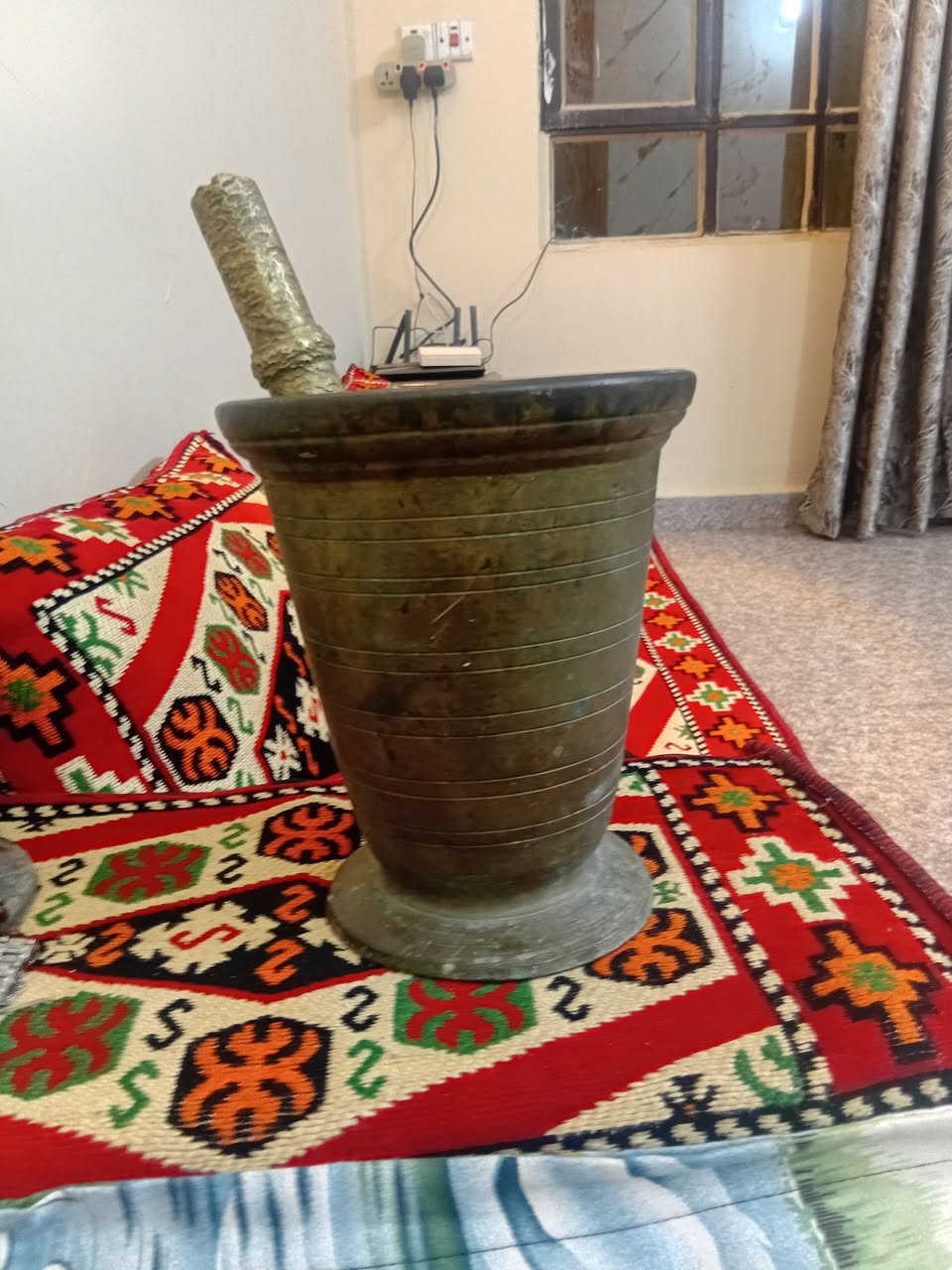 السلام عليكم للبيع هاون بغدادي امخط داخل و خارج قياس ٢٢ وزنه ثقيل العنوان بغداد ***********السعرخاص
