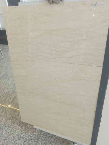 السلام عليكم مرمر للبيع البيجي 100 متر الأسود 60 متر قياس 40/80 مكاني كراده السعر 22 اف ***********
