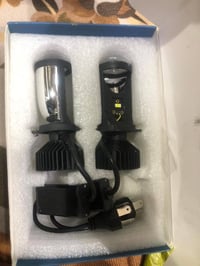 1//للبيع زنون H4  بيهن فيديو بعدهن بلكارتون))   2//و شاشه كار بلي جديد...